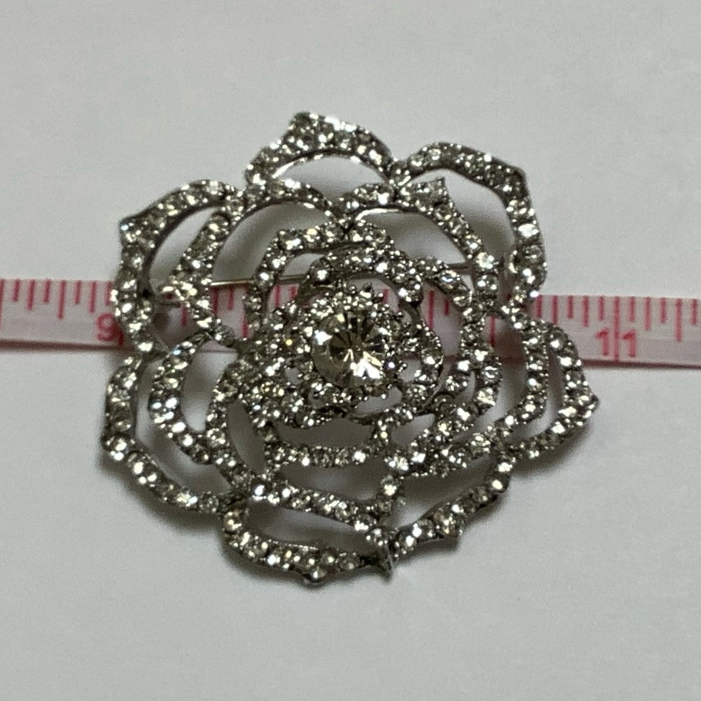 Silver Toned Rhinestone Flower Brooch - Picture 7 of 8